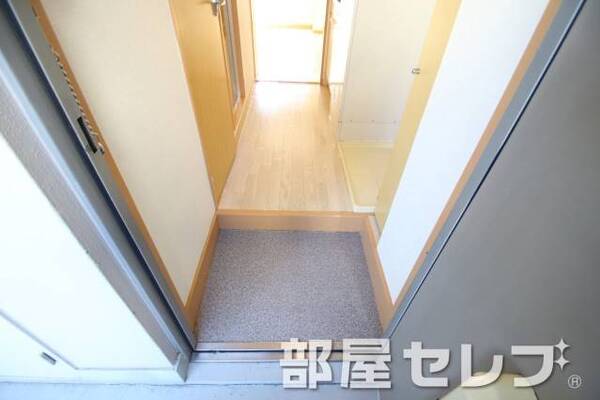 玄関も綺麗でいいでしょ。