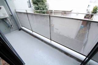 風通しの良い快適なバルコニーです。