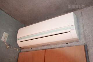 エアコンは2基ついています。