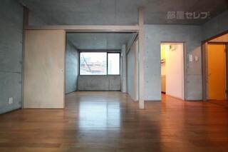 仕切りをはずすと20帖のお部屋にも変身。