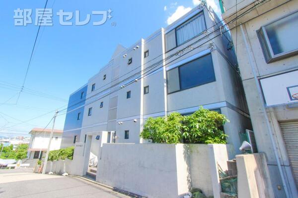 存在感ある重厚な造りのデザイナーズマンション