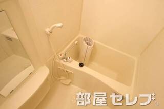 お風呂も清潔感があります。