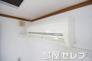 冷暖房エアコン。