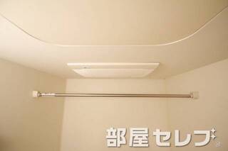 浴室乾燥機付き。