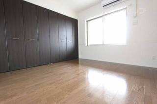 玄関側のお部屋です