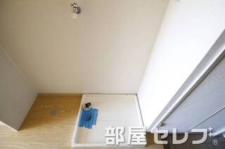 室内洗濯機置場。