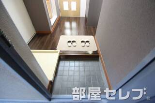 シンプルでいい玄関ですね。