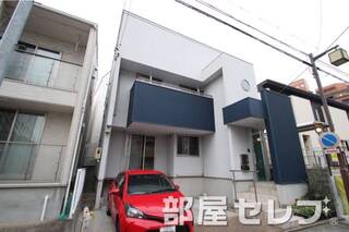 2階建て。