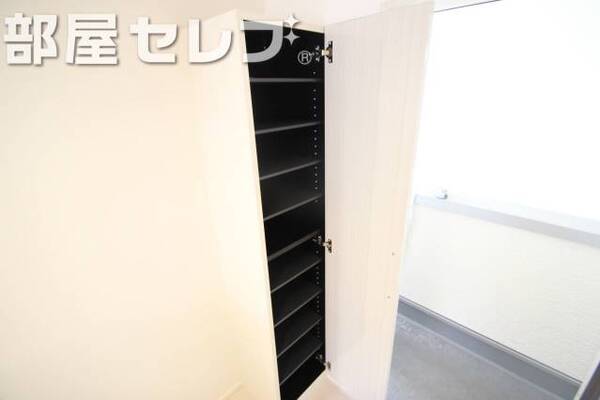 沢山収納できる下駄箱。