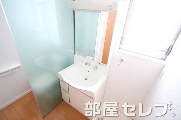 洗髪洗面化粧台。