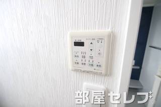 浴室乾燥機つき。