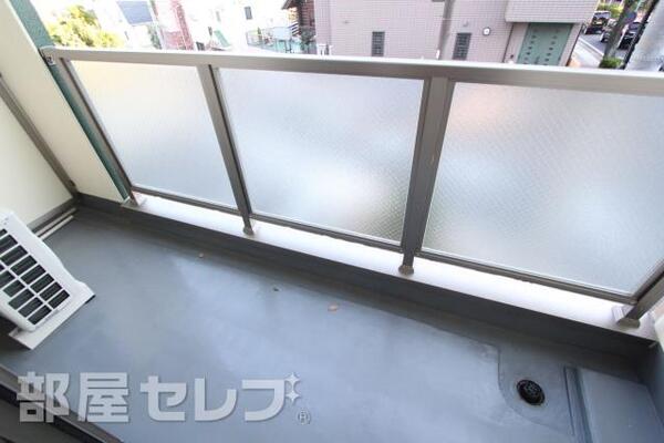 日当たり、水はけのよいベランダです。