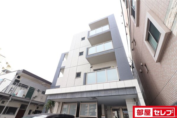おしゃれな外観。