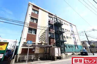 4階建ての建物です