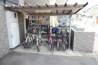 駐輪場も完備です