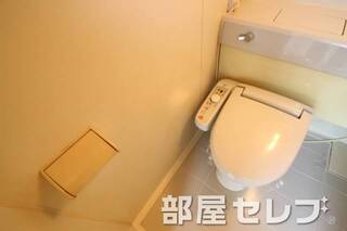 温水洗浄便座付いてます。