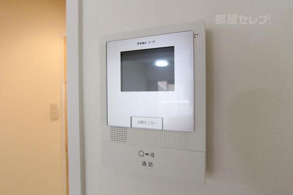 テレビモニターホンで来客時も確認できます。