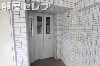 エレベーター完備。