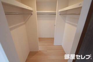隣のお部屋とつながっています