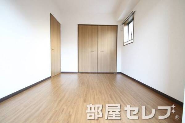 角部屋の特権、2面採光。