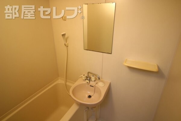 大きなお荷物も収納できます。