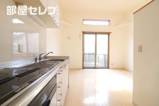 ゆったりと使える洋室です。