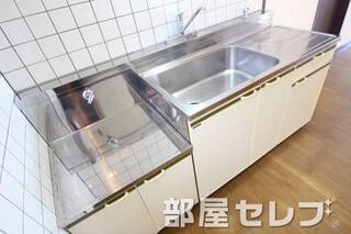 段落ちキッチン。