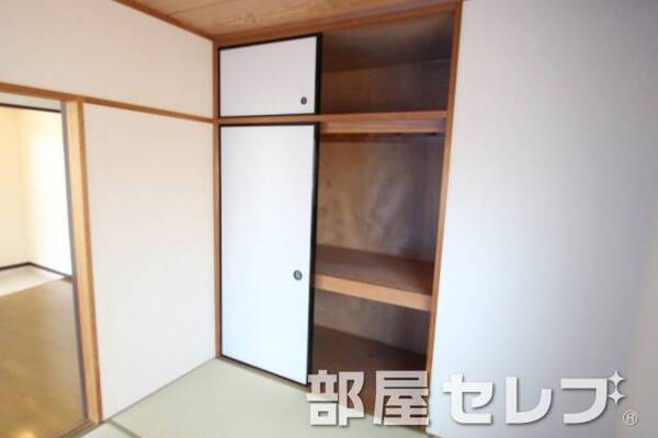 奥ゆきのある収納。