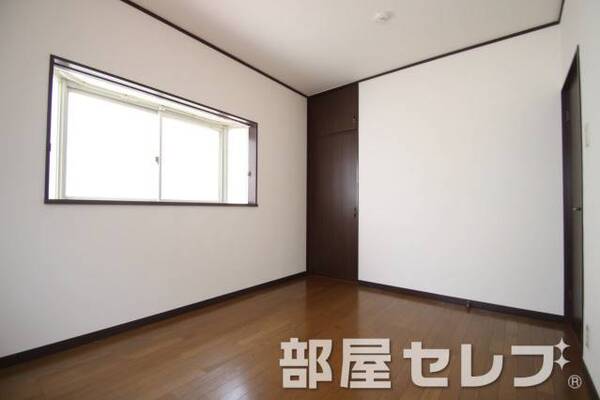 違う角度からの居室。