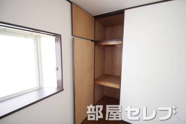 各部屋に収納あり。