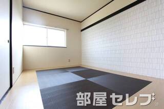 琉球畳のオシャレでハイセンスな和室です。