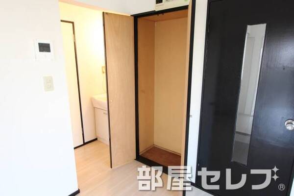 丁度いいサイズの収納です。