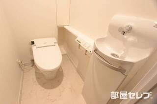 お手洗いはこちらです