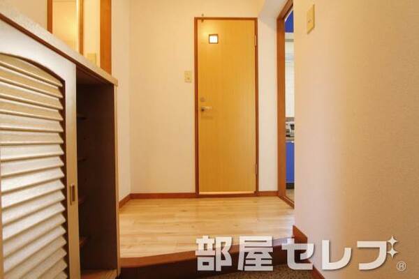 玄関見ても綺麗ですね。イメージ写真