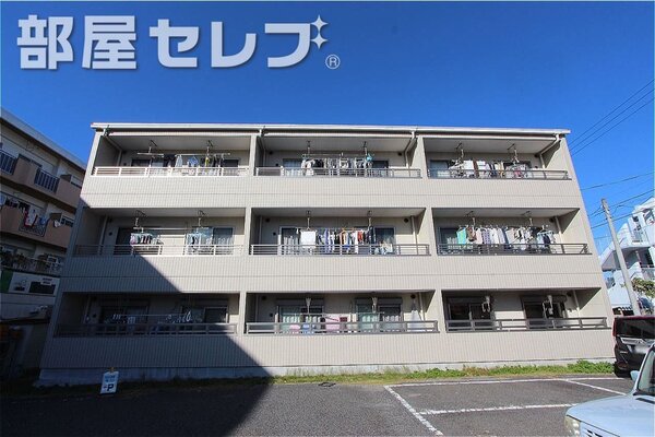 シックな外観です。