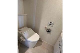 手洗い、洗浄便座付トイレ