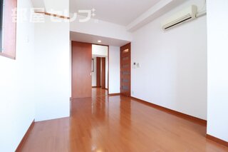 607号室の写真を参照