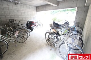 エレベーターもありますのでご安心を。