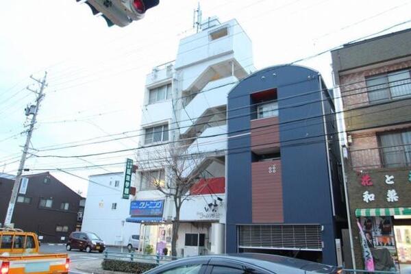 丈夫そうな建物です。