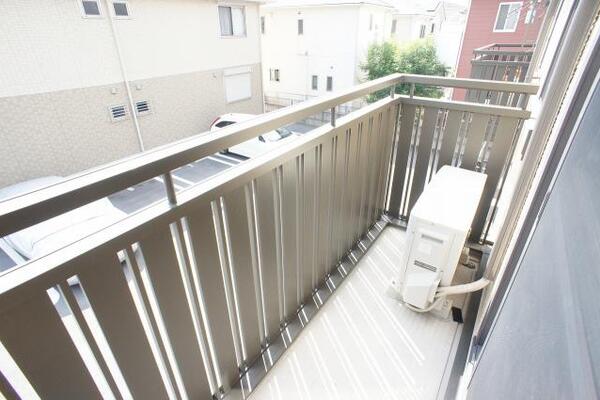 明るいバルコニーです　写真は202です