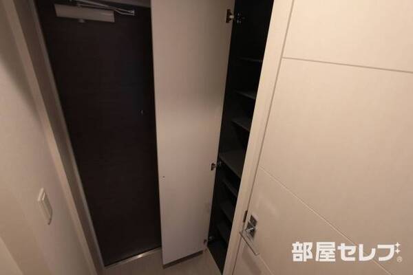 シューズボックスです