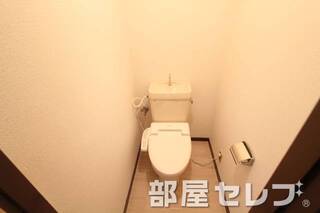 温水便座付きのトイレです。