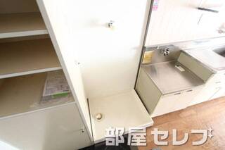 室内洗濯機置場あります。