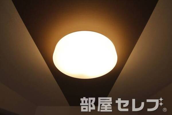 照明。