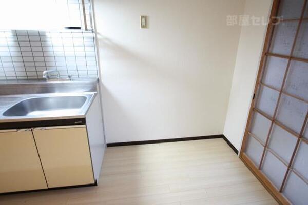 ここに冷蔵庫などの家電を。