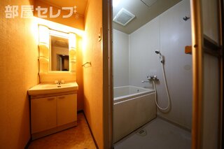 考え事でも。他号室の写真です。