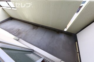来訪者はここで確認。他号室の写真です。