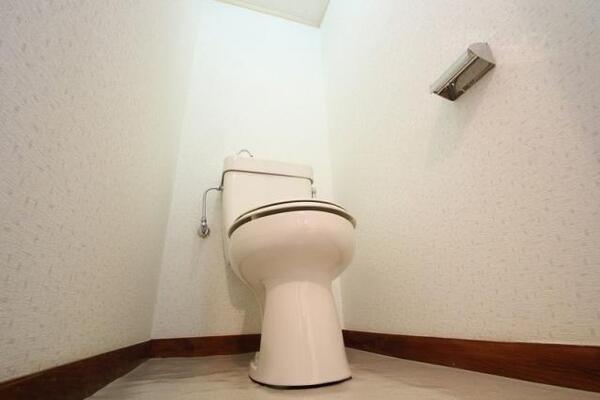 清潔感のあるトイレです。