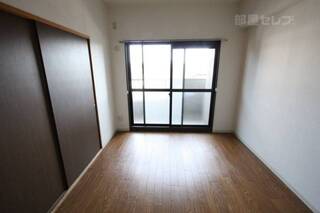 バルコニー付きの部屋です。