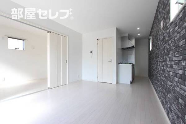 ※階によりアクセントクロスが異なります。（301号室写真）